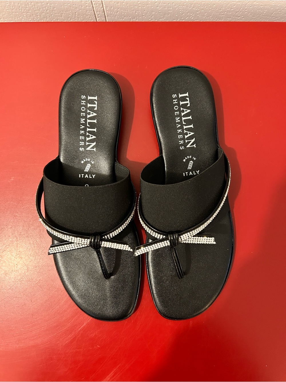 Italian Shoemakers Size 9 Black Thong Sandals with Crystal Bow Detail